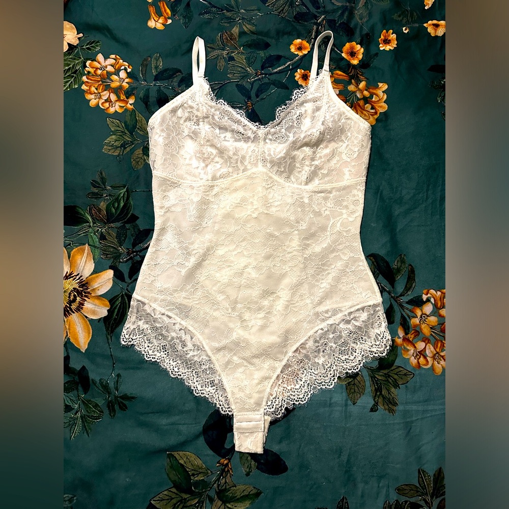FeelinGirl Lace Bodysuit for Women Tummy Control Shapewear V-Neck XXL